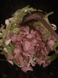 下饭菜青椒炒肉做法图解5)