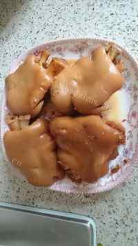 美味的香烤猪蹄做法图解8)