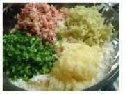美味的金黄鸡蛋摊饼子做法图解1)