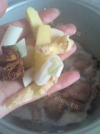 家常菜香菇炖土鸡做法图解8)