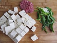 DIY肉末烧豆腐做法图解1)