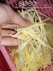 好吃的酸辣土豆丝做法图解3)