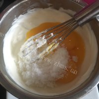 色泽鲜亮的抹茶芝士蛋糕做法图解4)