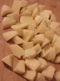 家常菜香菇炖土豆做法图解3)