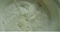 自制榴莲糯米糍做法图解2)