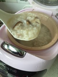营养的瘦肉香菇粥做法图解3)