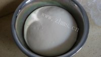 美味的佛卡恰面包做法图解2)