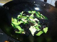 家常菜黄瓜木耳炒鸡蛋