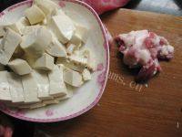 家常菜五花肉烧豆腐做法图解1)