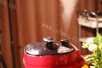美味腊猪蹄炖莲藕做法图解8)