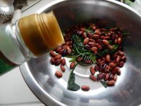 口感不错的菠菜拌花生米做法图解6)