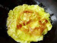 家常菜菠菜炒蛋做法图解3)