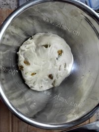 好吃的葡萄干加州吐司做法图解6)
