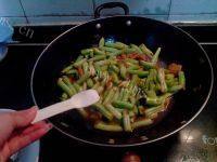 简单易做的五花肉炖豆角