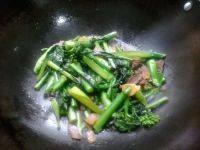 简易的腊肉炒芥兰