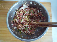 美味的鲜肉千层饼做法图解7)