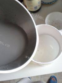 美味早餐黑芝麻核桃豆浆做法图解6)