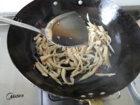 最喜欢吃的干煸杏鲍菇做法图解5)