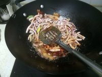 美味的芹菜鱿鱼丝做法图解5)