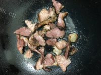 莴笋炒腊肉做法图解5)