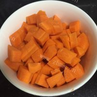 美味的香菇腊肠焖饭做法图解4)