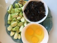 家常菜素炒丝瓜做法图解1)