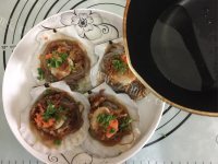 滋补的蒜蓉粉丝蒸扇贝做法图解11)