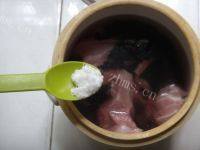 口感不错的黑豆排骨汤做法图解6)
