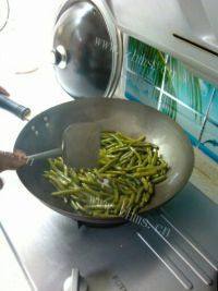 家常菜清炒四季豆做法图解3)