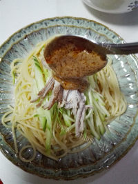 食欲满满的麻酱拌面