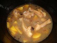 家常菜鸭腿炖土豆做法图解8)