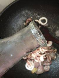 美味的海鲜豆腐煲做法图解6)