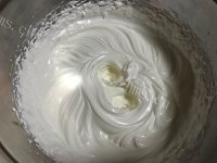 草莓蛋糕卷做法图解9)