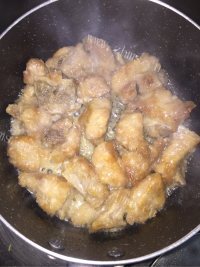 美味的焦糖醋排骨做法图解6)