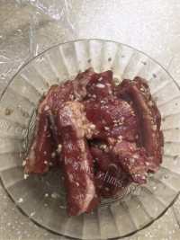 色香味浓的蒜香排骨做法图解3)