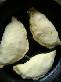自己做的茴香鸡蛋馅饼