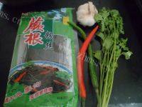 下酒菜酸辣蕨根粉做法图解1)