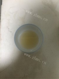 美味的肉松卷寿司做法图解3)
