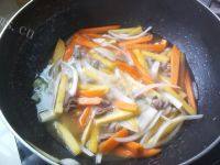 好吃的牛肉抓饭做法图解7)