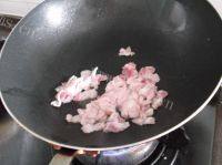 香喷喷的西兰花炒肉做法图解6)