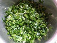DIY韭菜粉条豆腐包做法图解3)