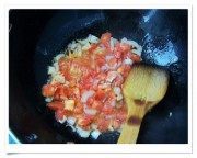美味的苦瓜虾仁意面做法图解3)
