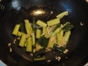 营养丰富虾皮炒黄瓜