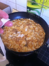 鲜美香菇土鸡小揪面做法图解14)