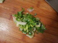 让人怀念的皮蛋拌豆腐做法图解4)