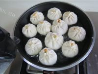 素食红萝卜生煎小包做法图解10)