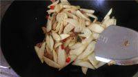 好吃的茭白炒肉做法图解7)