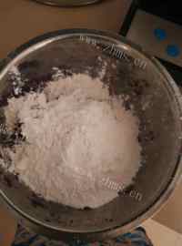 好吃的紫薯红豆糯米滋做法图解4)