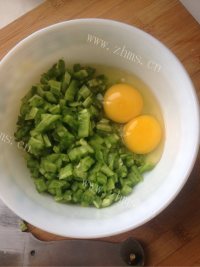 唇齿留香的苦瓜炒蛋做法图解3)