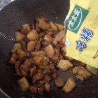 在家做的红烧肉炖土豆的做法图解十三